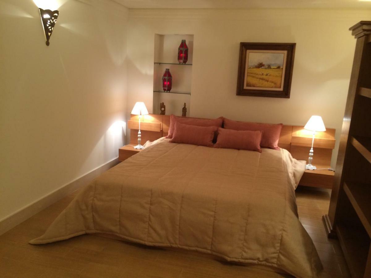 Apartamento Com Piscina Cruz Quebrada Extérieur photo