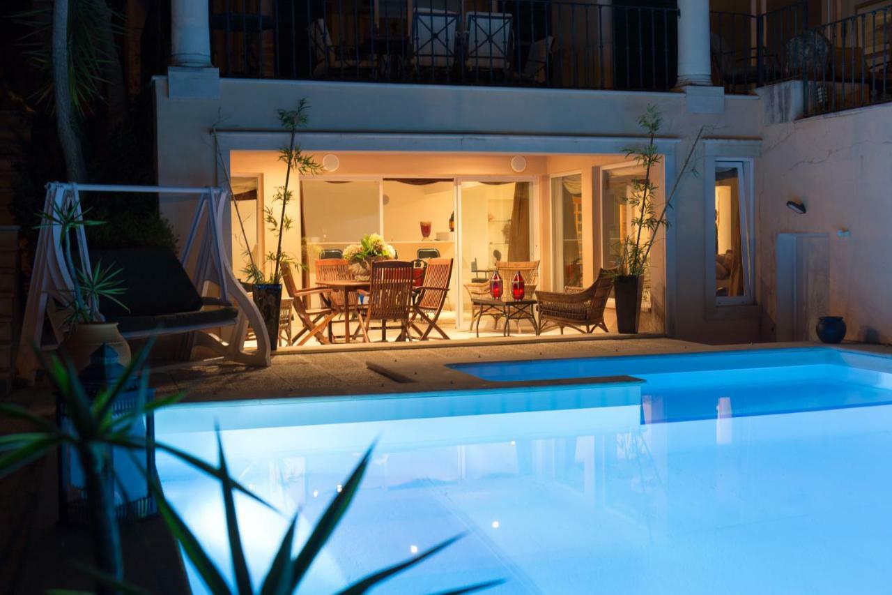 Apartamento Com Piscina Cruz Quebrada Extérieur photo